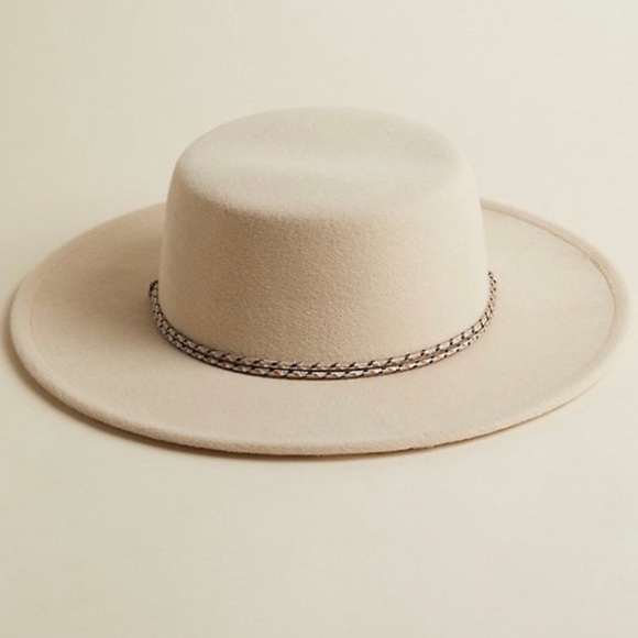 π Wool Melton Hat NWT Torrid New! M/L Medium Large - Picture 3 of 3